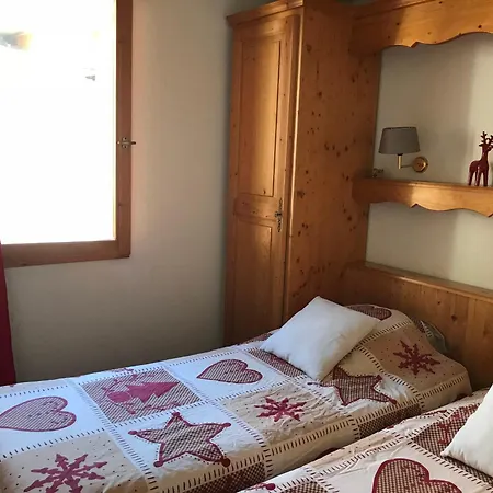 2 Pieces Pour 4 Pers Avec Piscine A 50m Des Pistes, - Fr-1-263-478 Apartment Valloire